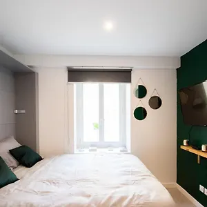https://studio-de-guillotiere-cosy-design.hotels-rhonealpes.com